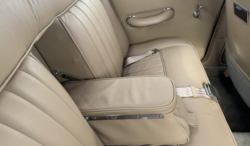 								1957 MG Magnette ZB 5-Speed full									