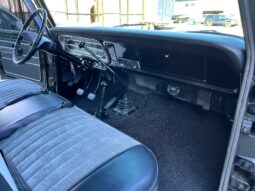 										1971 Ford F-100 Custom 4×4 4-Speed full									