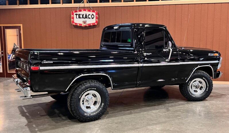 								1971 Ford F-100 Custom 4×4 4-Speed full									
