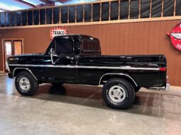 										1971 Ford F-100 Custom 4×4 4-Speed full									