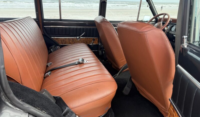 								1977 Jeep Wagoneer full									
