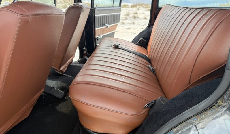 								1977 Jeep Wagoneer full									