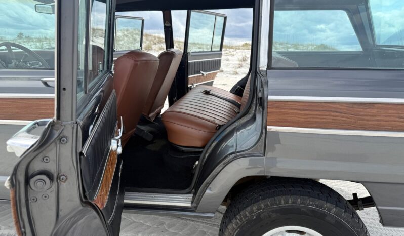 								1977 Jeep Wagoneer full									