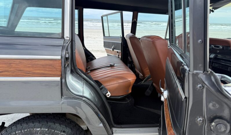 								1977 Jeep Wagoneer full									