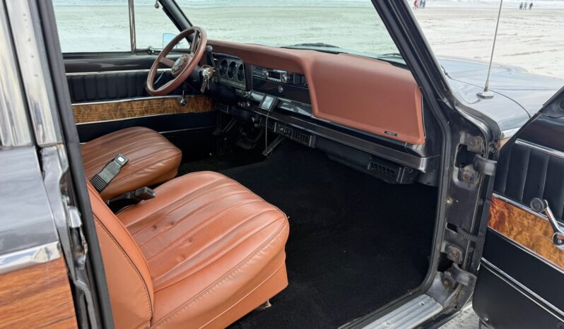 								1977 Jeep Wagoneer full									