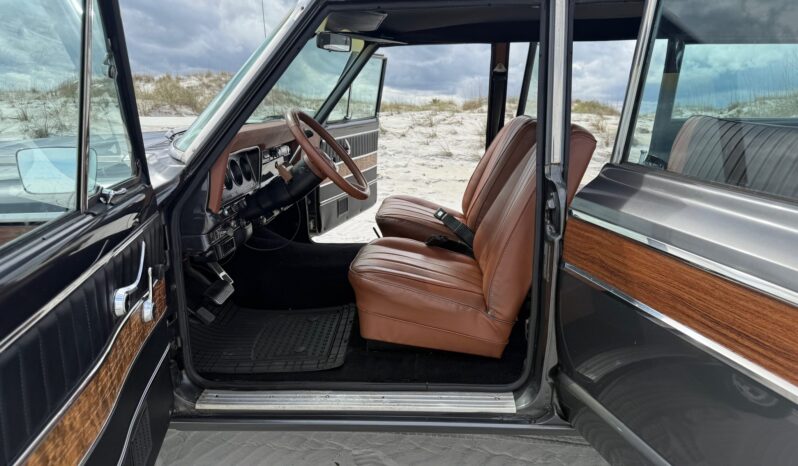 								1977 Jeep Wagoneer full									