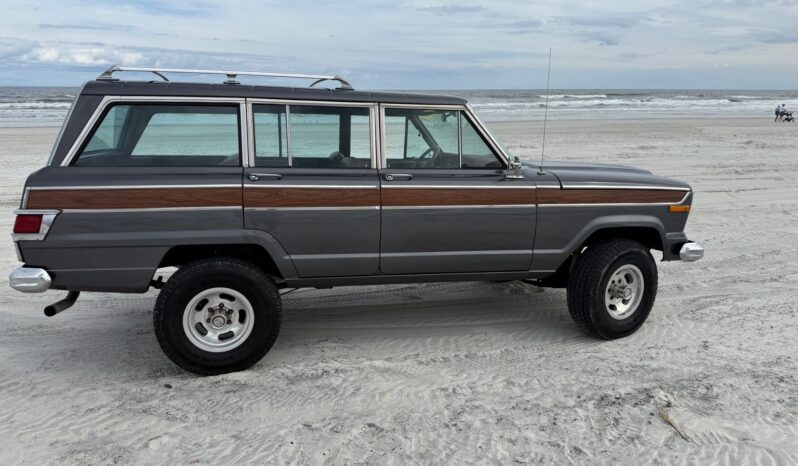 								1977 Jeep Wagoneer full									