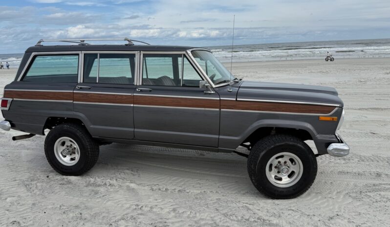 								1977 Jeep Wagoneer full									