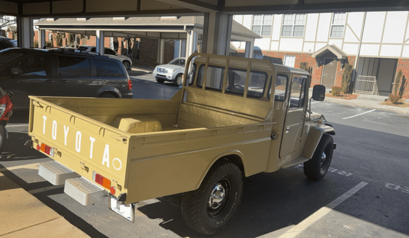 								1974 Toyota Land Cruiser FJ45 Pickup full									