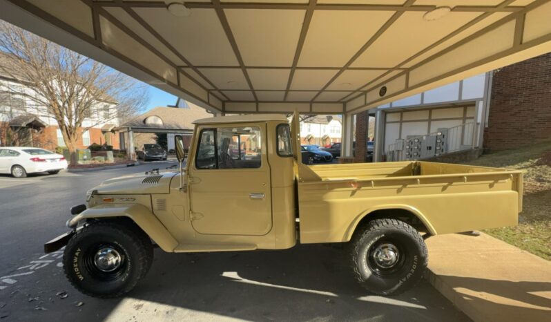 								1974 Toyota Land Cruiser FJ45 Pickup full									