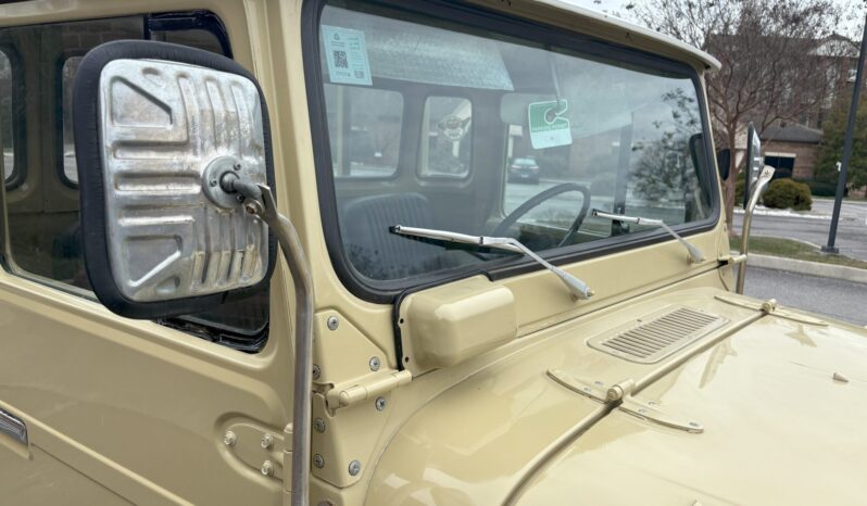 								1974 Toyota Land Cruiser FJ45 Pickup full									