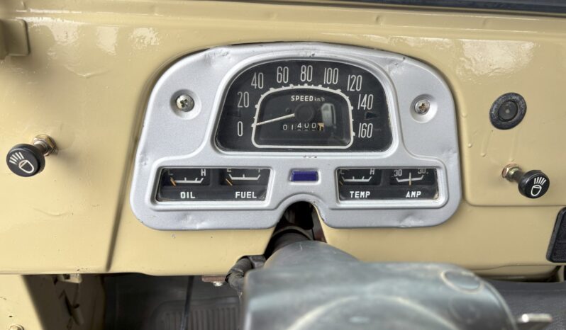 								1974 Toyota Land Cruiser FJ45 Pickup full									