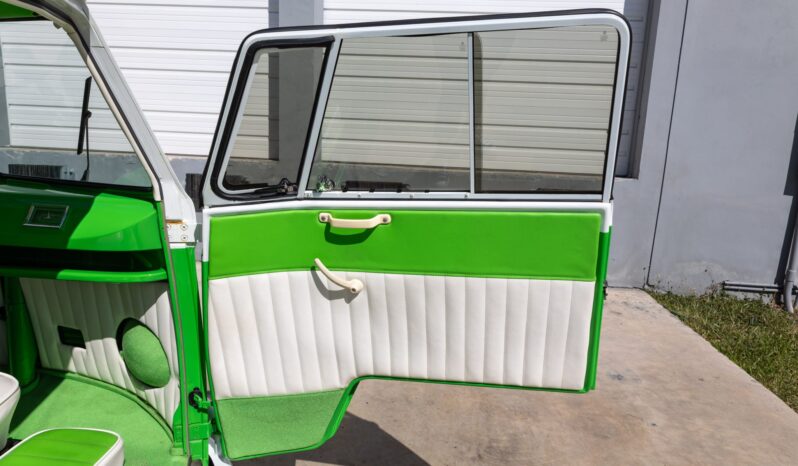 								1966 Volkswagen Type 2 11-Window Bus full									