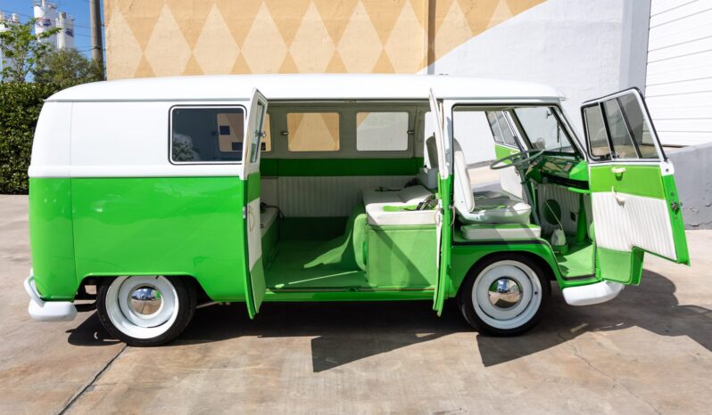								1966 Volkswagen Type 2 11-Window Bus full									