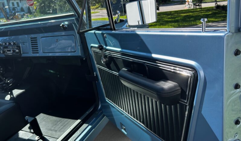 								1977 Ford Bronco 302 full									