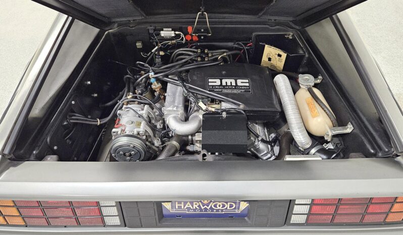 								1981 DeLorean DMC-12 5-Speed full									