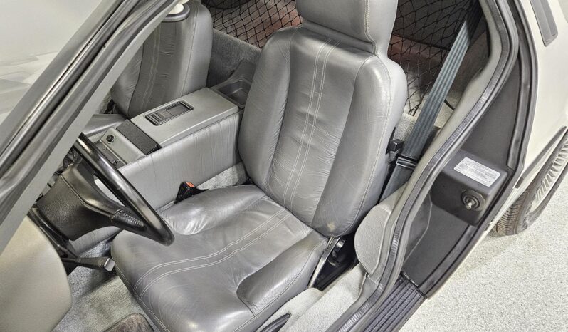 								1981 DeLorean DMC-12 5-Speed full									