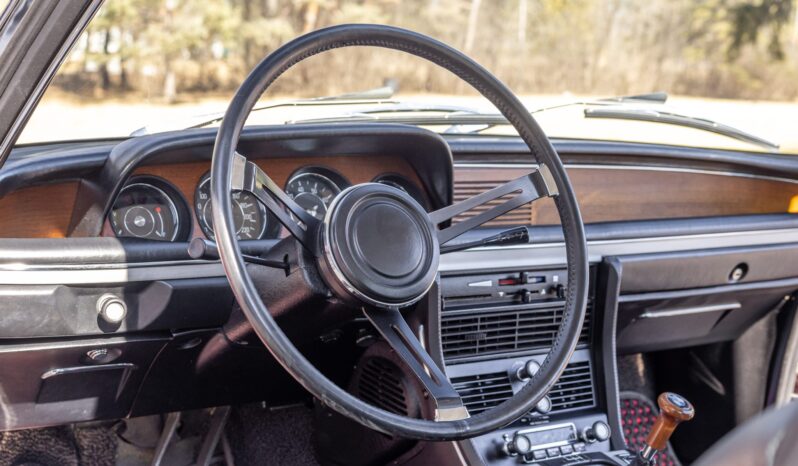 								1972 BMW 3.0CSi 4-Speed full									