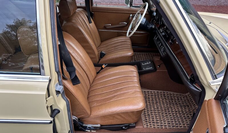 								1973 Mercedes-Benz 280SEL 4.5 Sedan full									