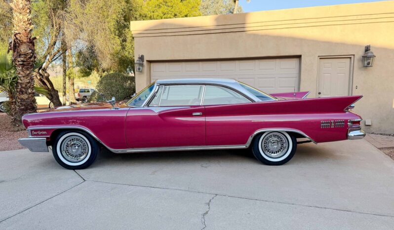 1961 Chrysler New Yorker 2-Door Hardtop 1