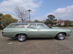 										1966 Chevrolet Impala Station Wagon 396 full									