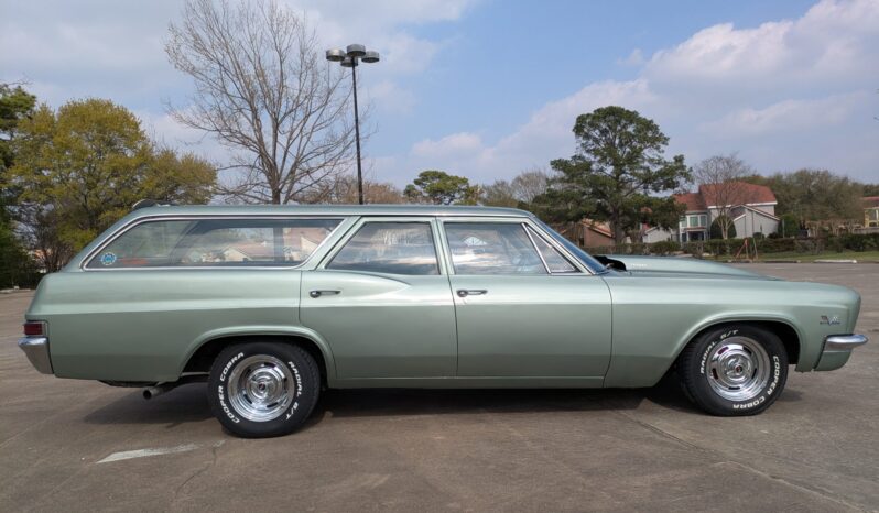 								1966 Chevrolet Impala Station Wagon 396 full									