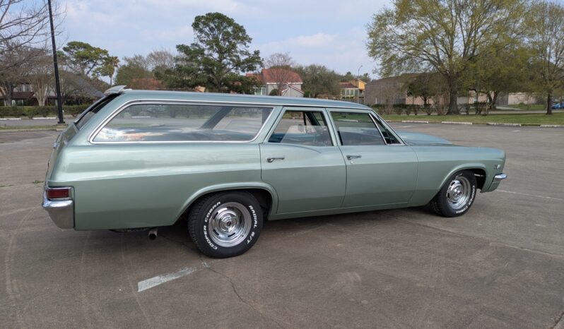								1966 Chevrolet Impala Station Wagon 396 full									