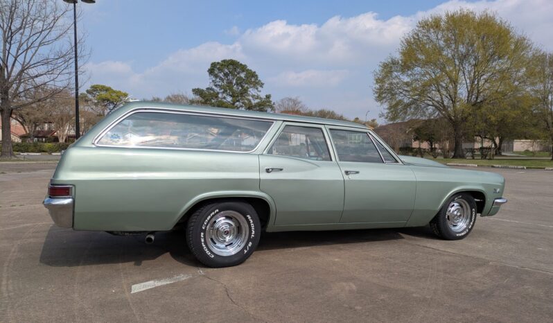 								1966 Chevrolet Impala Station Wagon 396 full									