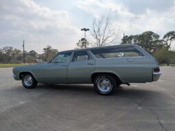 										1966 Chevrolet Impala Station Wagon 396 full									