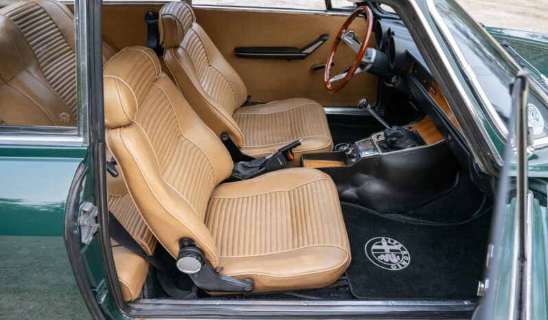 								1974 Alfa Romeo GTV 2000 full									