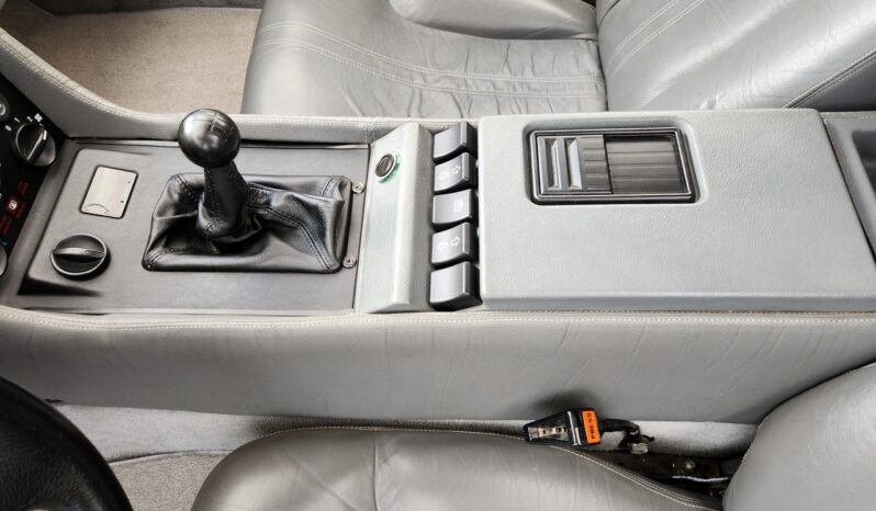 								1981 DeLorean DMC-12 5-Speed full									
