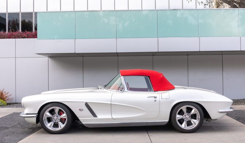 								1962 Chevrolet Corvette 4-Speed full									