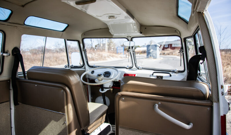 								1966 Volkswagen Type 2 21-Window Deluxe full									