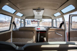 										1966 Volkswagen Type 2 21-Window Deluxe full									