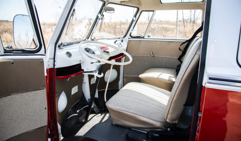 								1966 Volkswagen Type 2 21-Window Deluxe full									