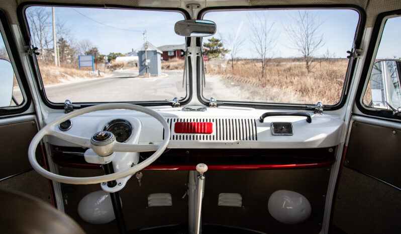 								1966 Volkswagen Type 2 21-Window Deluxe full									
