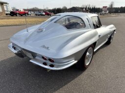 										1963 Chevrolet Corvette Split-Window Coupe 4-Speed full									