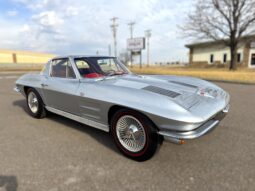 										1963 Chevrolet Corvette Split-Window Coupe 4-Speed full									