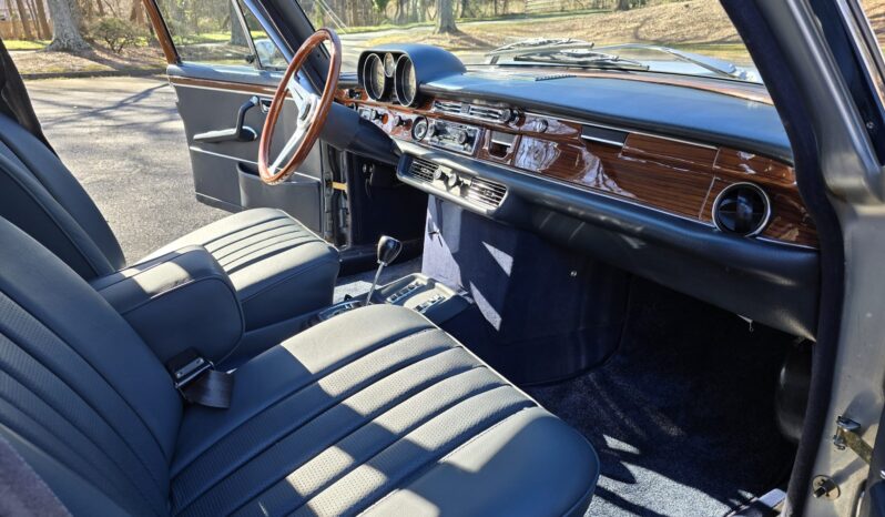 								1970 Mercedes-Benz 300SEL 6.3 full									