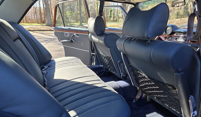 								1970 Mercedes-Benz 300SEL 6.3 full									