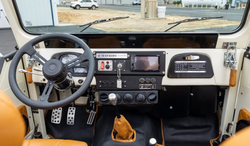 								1979 Toyota Land Cruiser FJ40 5-Speed 5.3L V8 full									