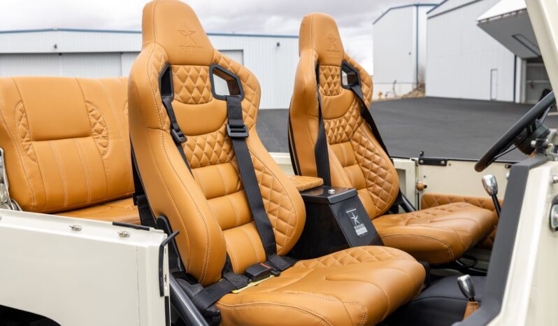 								1979 Toyota Land Cruiser FJ40 5-Speed 5.3L V8 full									