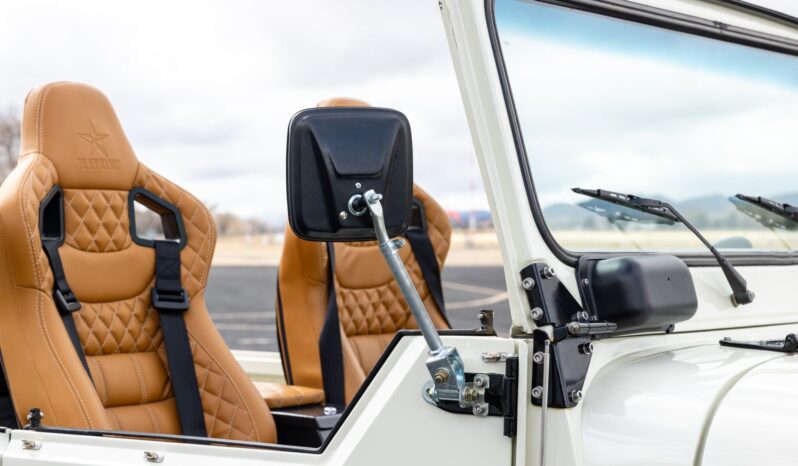 								1979 Toyota Land Cruiser FJ40 5-Speed 5.3L V8 full									