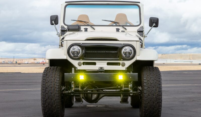 								1979 Toyota Land Cruiser FJ40 5-Speed 5.3L V8 full									
