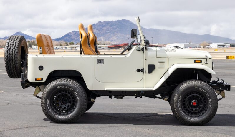 								1979 Toyota Land Cruiser FJ40 5-Speed 5.3L V8 full									