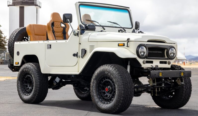 								1979 Toyota Land Cruiser FJ40 5-Speed 5.3L V8 full									