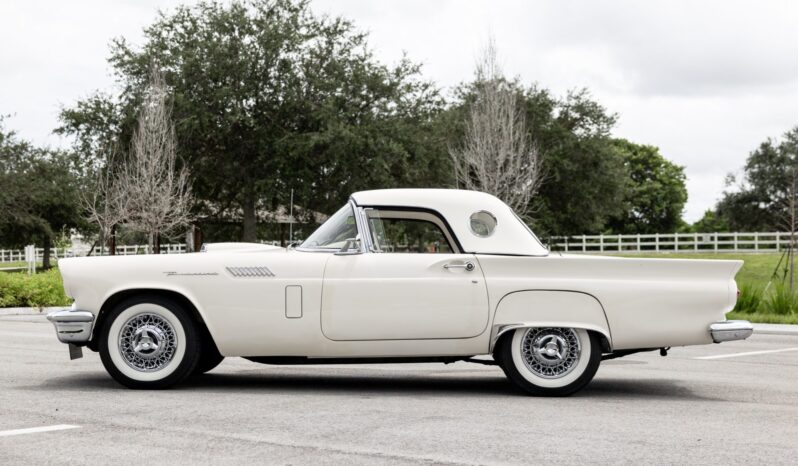 								1957 Ford Thunderbird full									