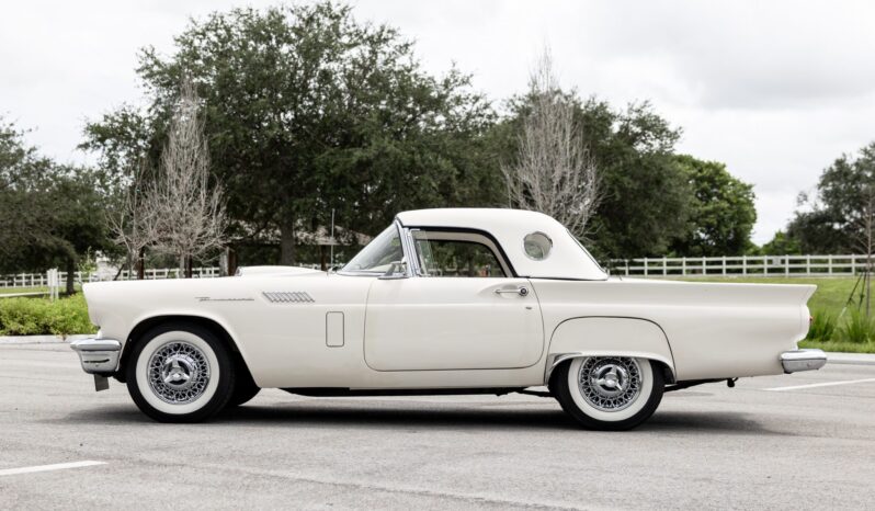 								1957 Ford Thunderbird full									