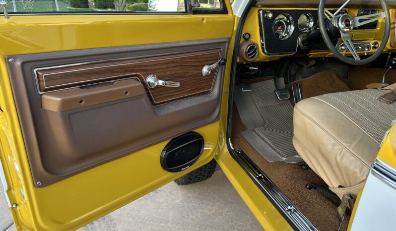 								1972 GMC K2500 Sierra Grande 4×4 full									