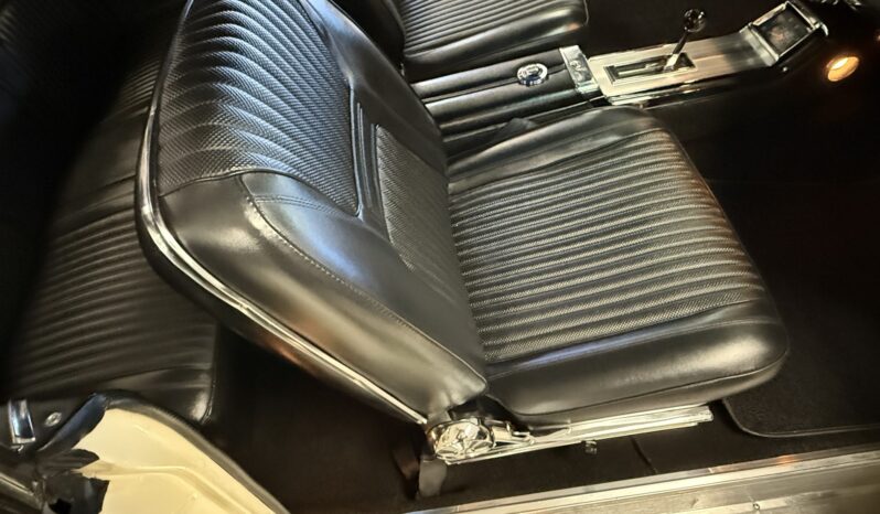 								1965 Chrysler 300L Convertible full									